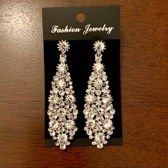 🌹NEVER WORN‼️ CZ Drop Earrings🌹 - Picture 2 of 4